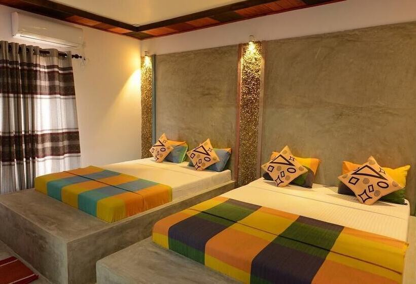 اتاق خانوادگی, Eco Chalets