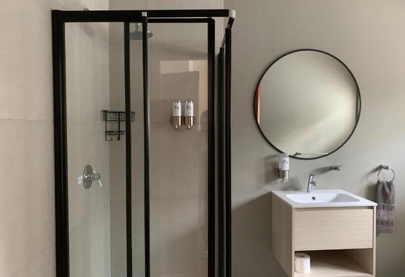 סטודיו נוח, Springside House