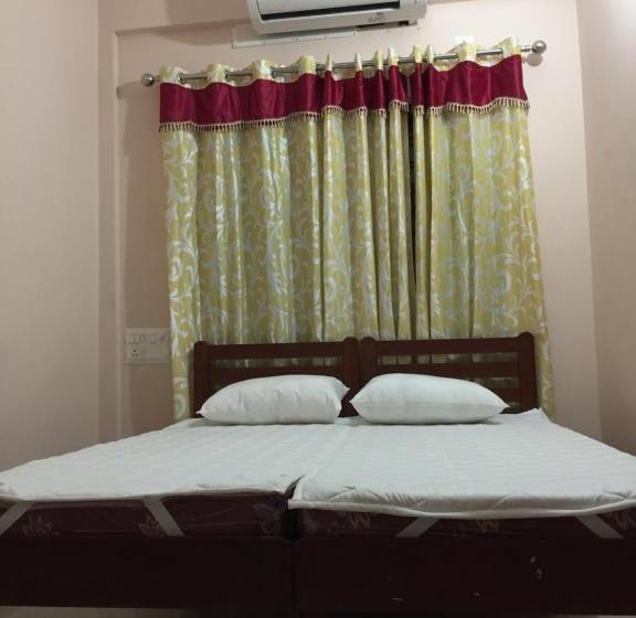 디럭스 룸, Mega Tourist Home