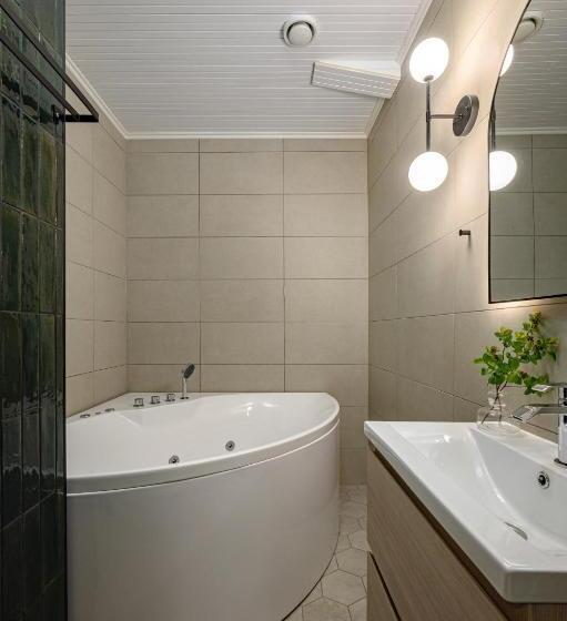 סוויטה דלוקס, Tukkilan Tila