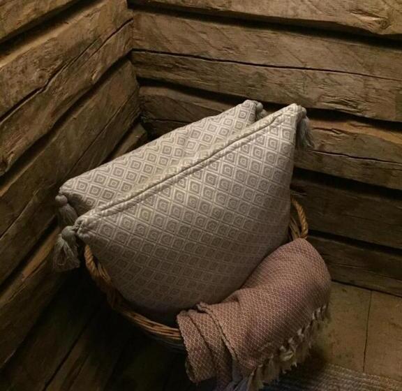 דירת חדר, Tukkilan Tila