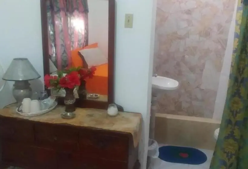 اتاق استاندارد, Fay Guest House