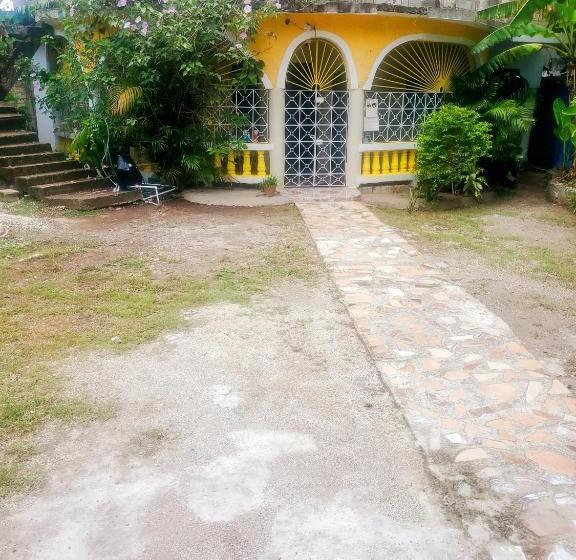 اتاق استاندارد, Fay Guest House