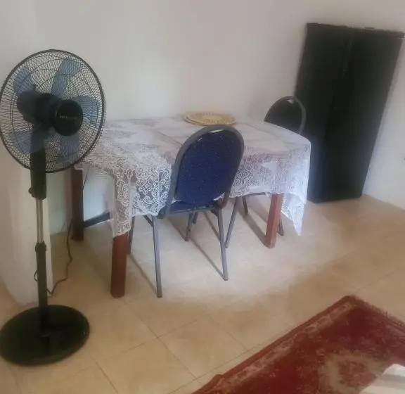 اتاق لوکس, Fay Guest House