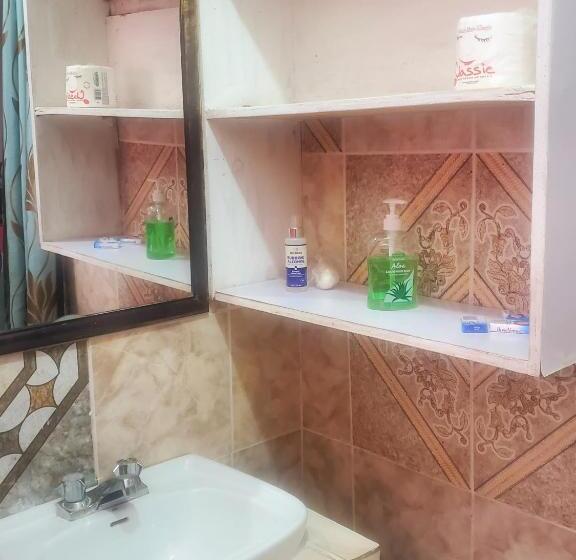 اتاق لوکس, Fay Guest House