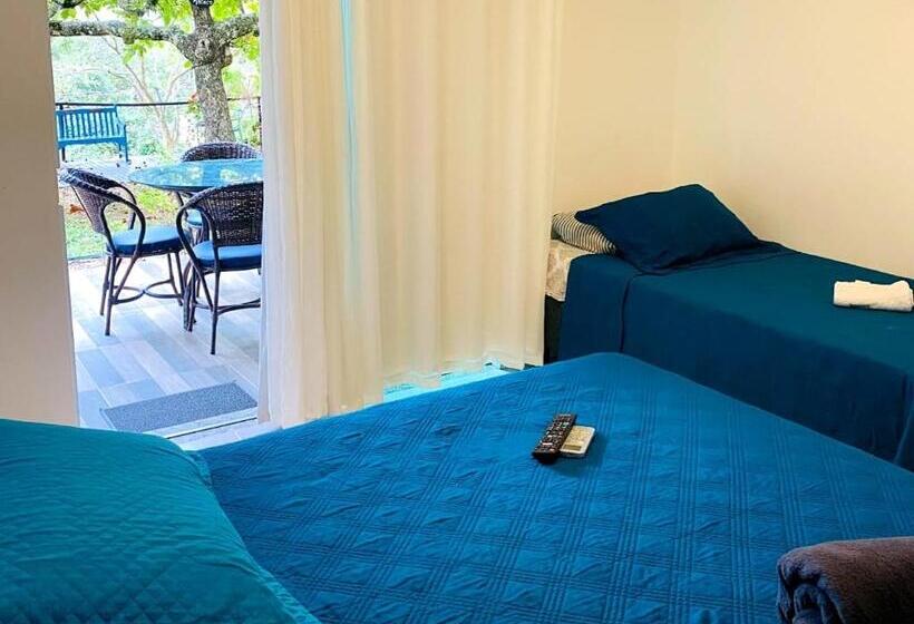 سوییت با چشم‌انداز باغ, Pousada Vila De Monaco