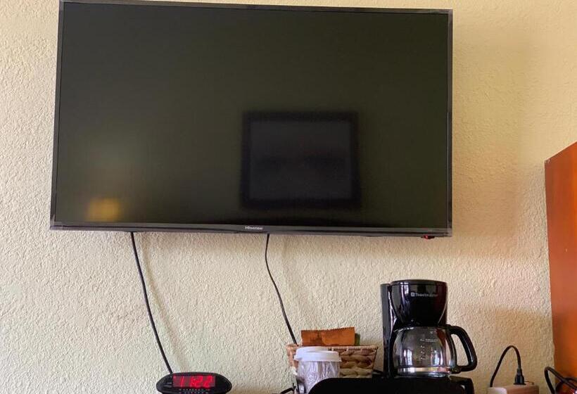 חדר סטנדרט עם מיטת קינג, Budget Inn Express