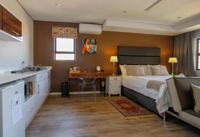 جناح, Casa Ridge Selfcatering