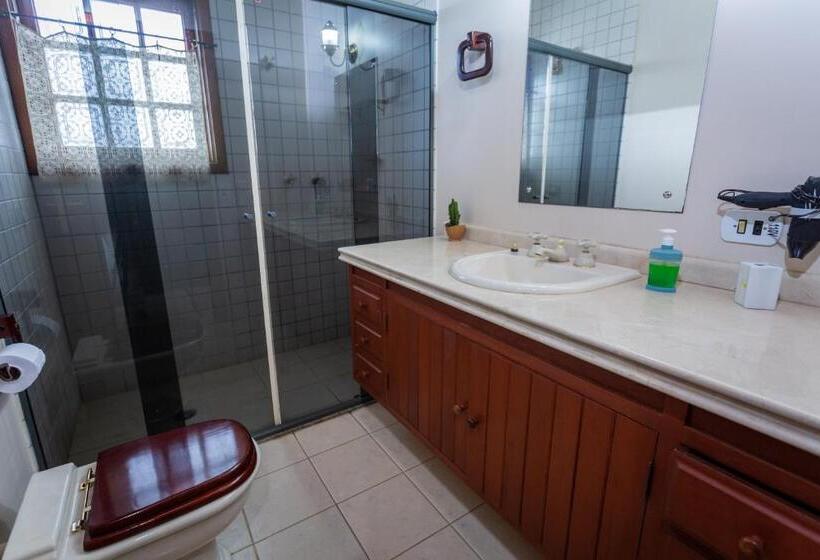 Family Room, Guest House Família