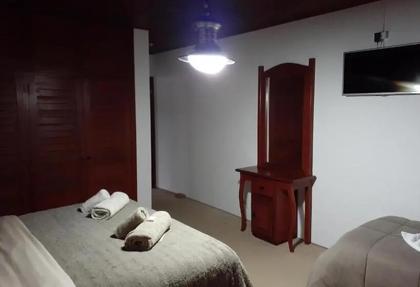ファミリールーム, Guest House Família