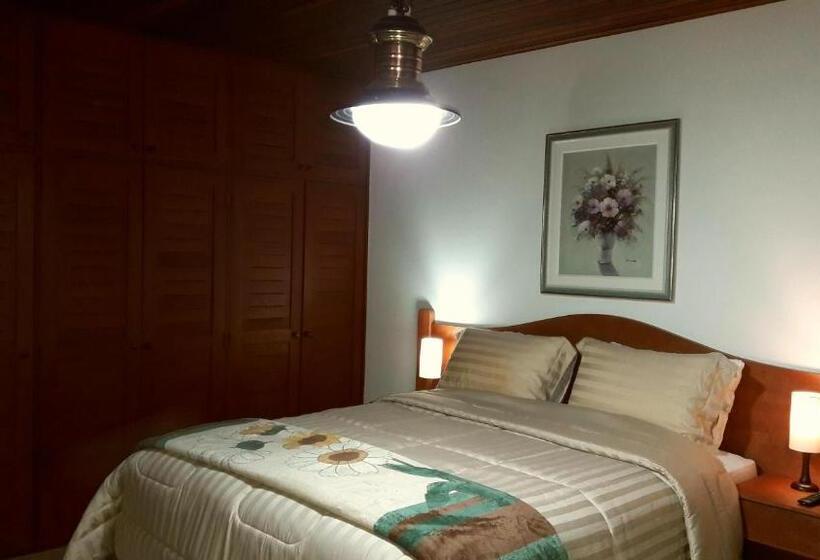 Habitació Triple Estàndard Vista Jardí, Guest House Família