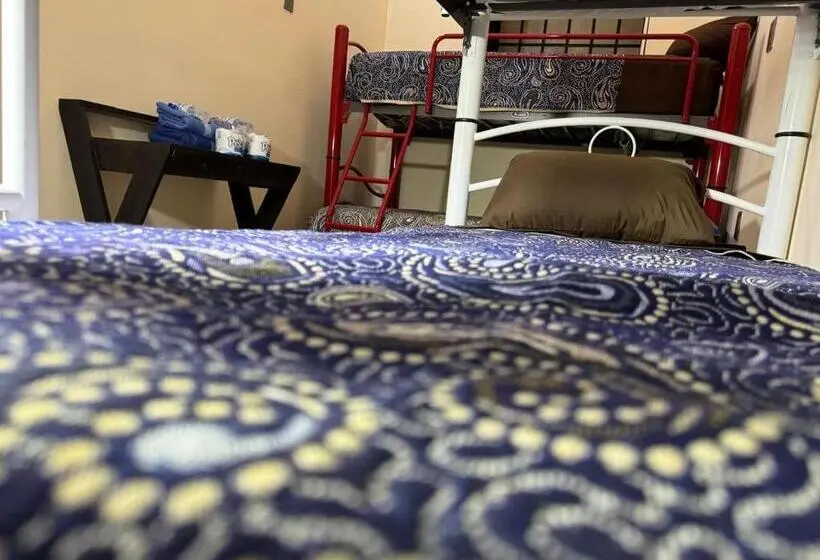 浴室共有スタンダード4人用ルーム, Rooms Zocalo