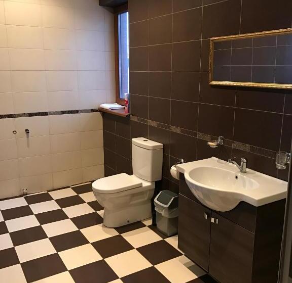 اتاق خانوادگی, Villa Midesta