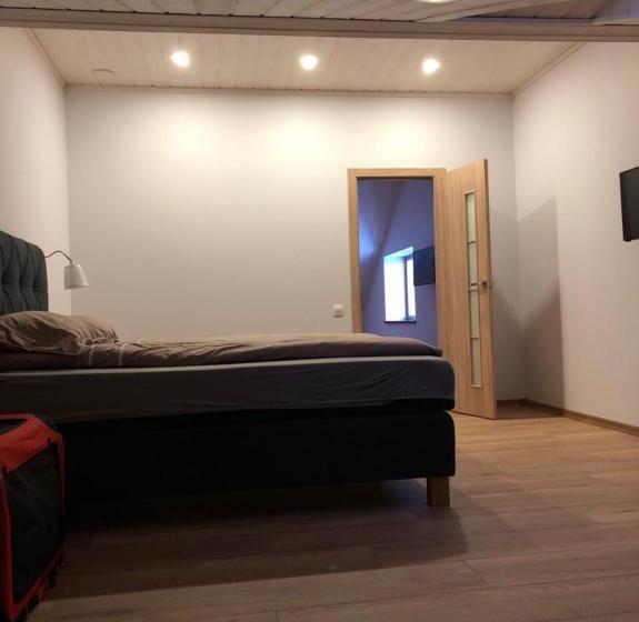 سوییت, Villa Midesta