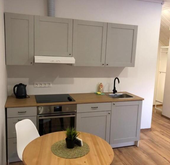 سوییت, Villa Midesta