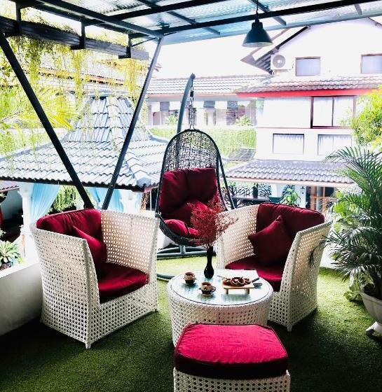 带园景的小型套房, Raintree Boutique Villa & Gallery