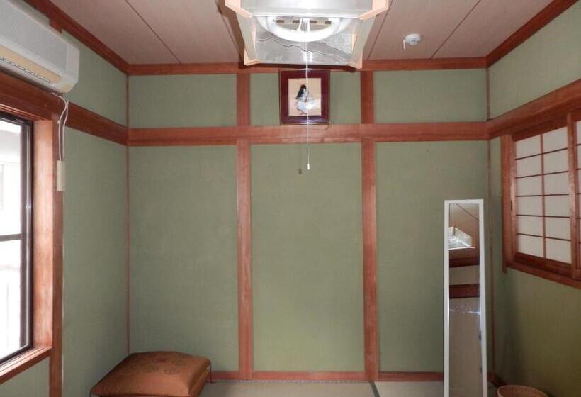 Кровать в Общей Комнате, Setonejuan