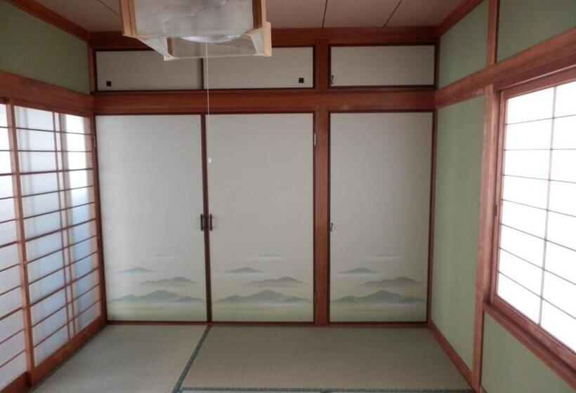 Кровать в Общей Комнате, Setonejuan