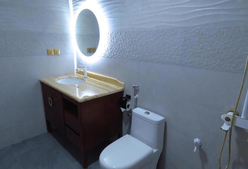 اتاق لوکس با تخت بزرگ, The Sunrise Huraa