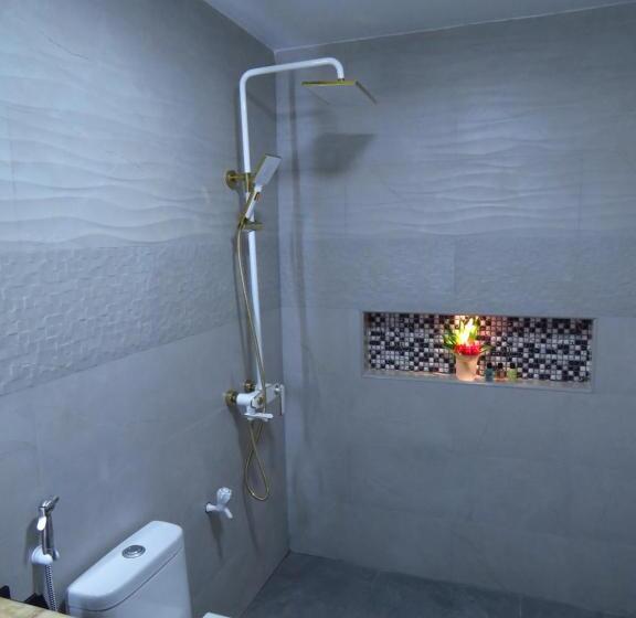 اتاق لوکس با تخت بزرگ, The Sunrise Huraa