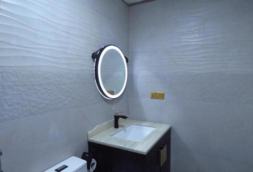 اتاق لوکس, The Sunrise Huraa