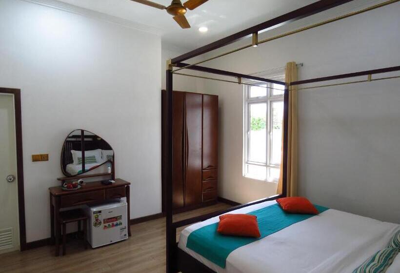 اتاق لوکس, The Sunrise Huraa