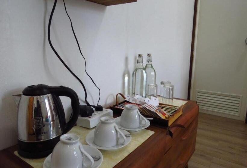 اتاق لوکس, The Sunrise Huraa