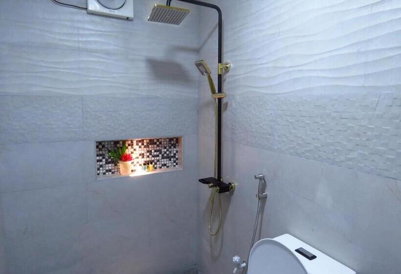 اتاق لوکس, The Sunrise Huraa