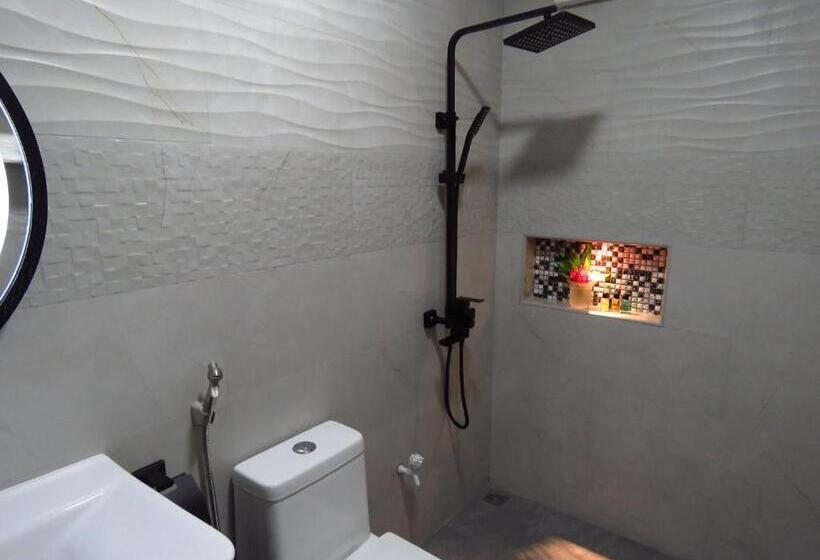 اتاق لوکس, The Sunrise Huraa