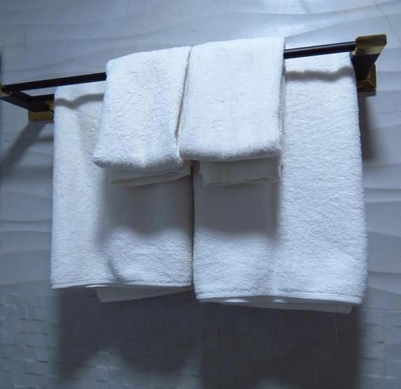 اتاق لوکس, The Sunrise Huraa