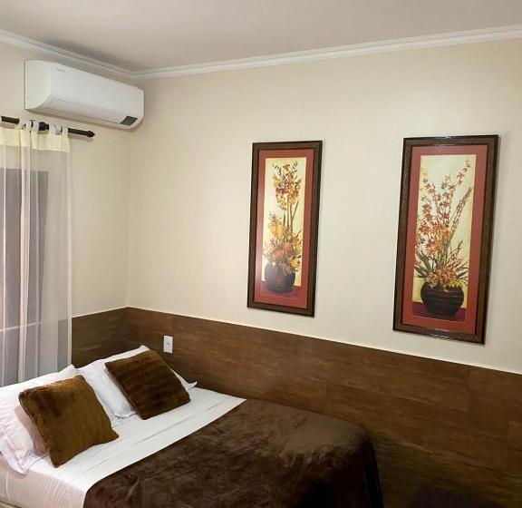 Standaard Driepersoonskamer, Pousada Estrela Guia