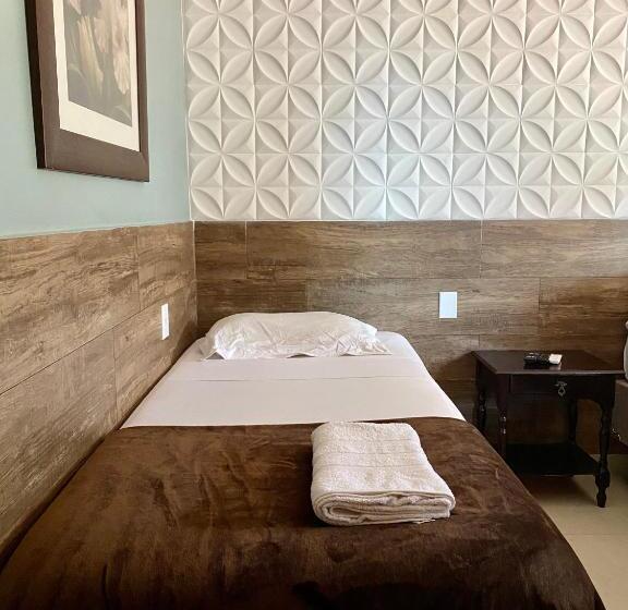 Comfort Driepersoonskamer, Pousada Estrela Guia