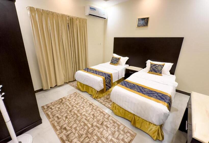 标准工作室带阳台, Tamyoz Apart