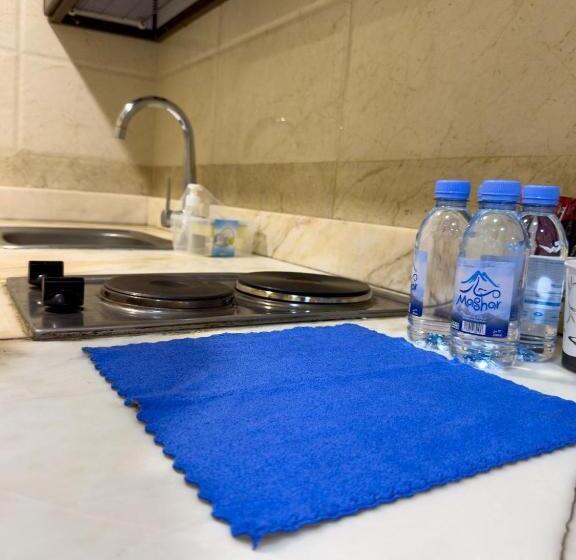 标准三人间, Tamyoz Apart