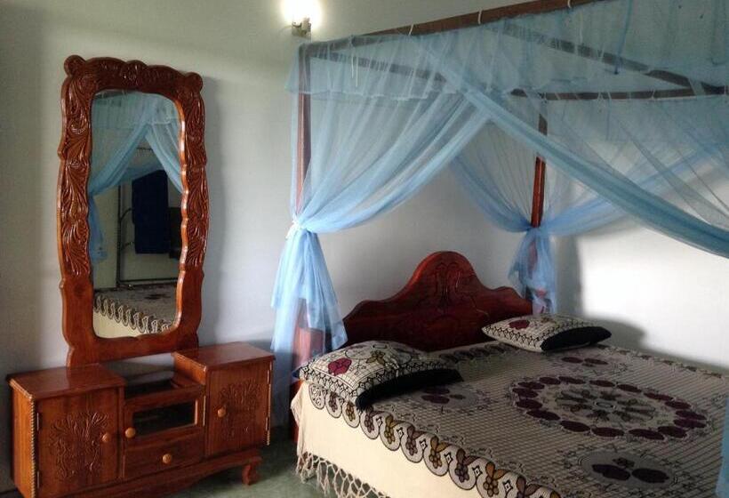 Номер Стандарт с Балконом, Lagoon Inn