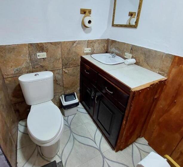 غرفة قياسية ثلاثية, Loma Tranquila