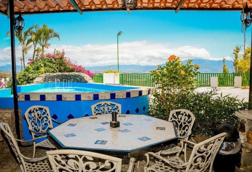 غرفة قياسية مطلّة علي حمام السباحة, Loma Tranquila