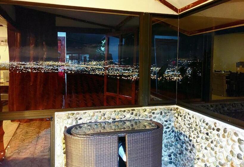 شقة غرفة واحدة, Loma Tranquila