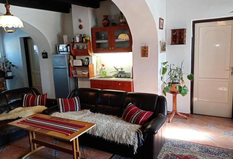 Quarto Triplo Estandar, Véndektanya Vendégház