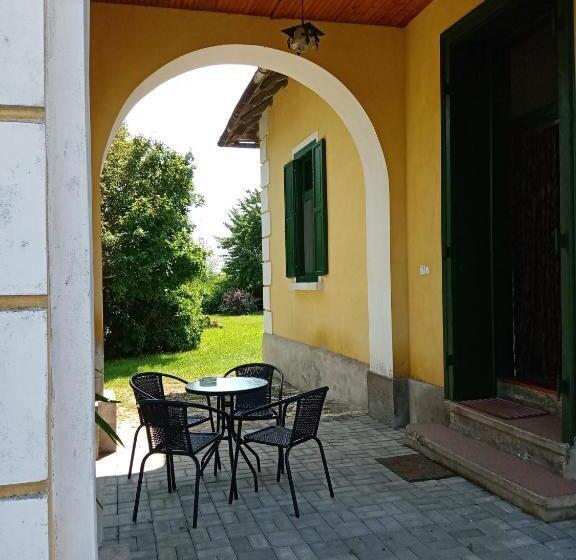 חדר סטנדרט, Véndektanya Vendégház