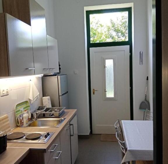 חדר סטנדרט, Véndektanya Vendégház