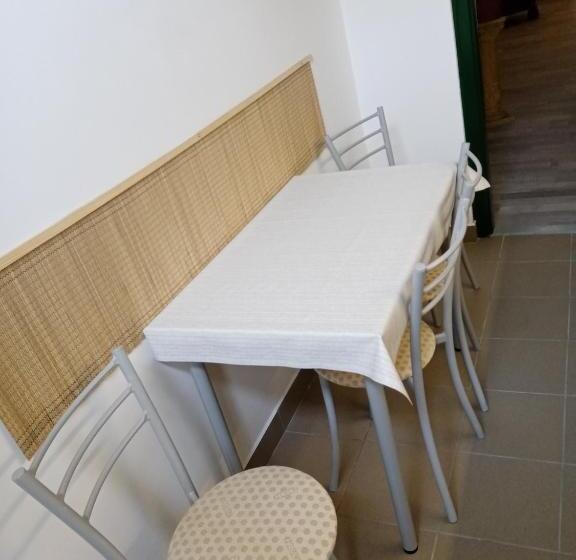Quarto Triplo Estandar, Véndektanya Vendégház