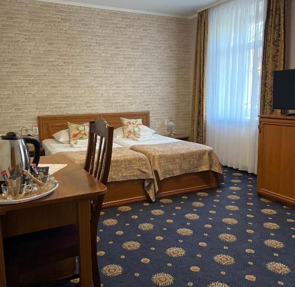 디럭스 룸, Zatyshok