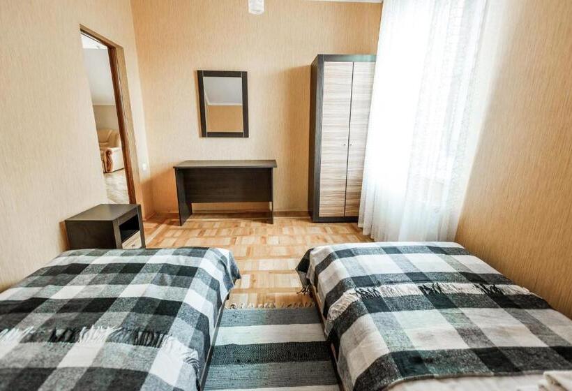 침실 1개 발코니 아파트, Zatyshok