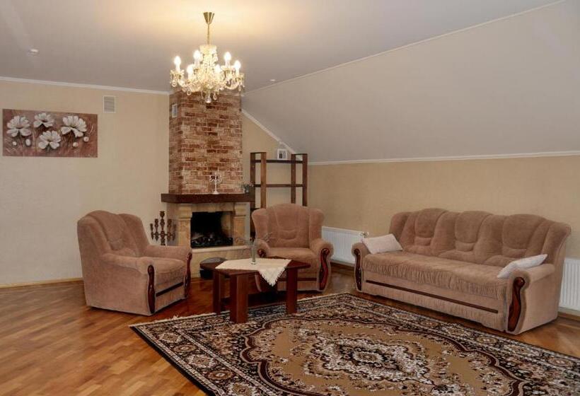 침실 1개 발코니 아파트, Zatyshok