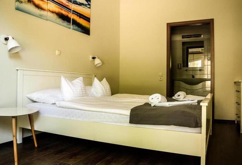 اتاق استاندارد, Accomo Apartmanház