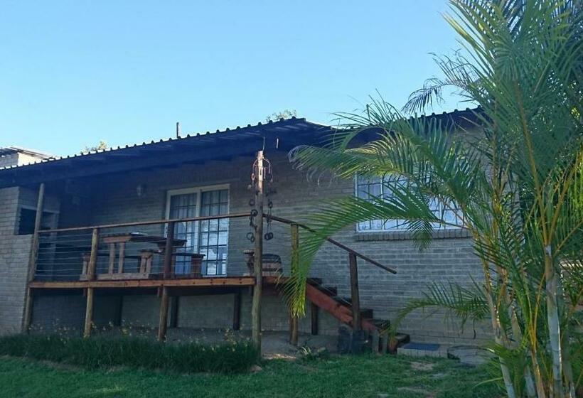 Семейное Бунгало, Numbi Hills Self Catering