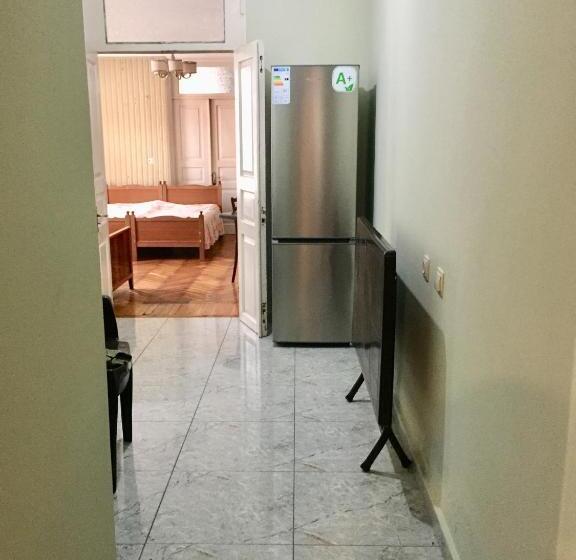 اتاق خانوادگی, Summer Story