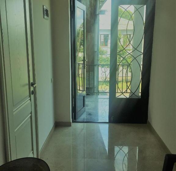 اتاق لوکس چهار تخته, Summer Story