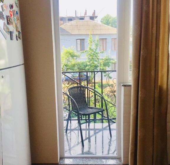 اتاق لوکس چهار تخته, Summer Story